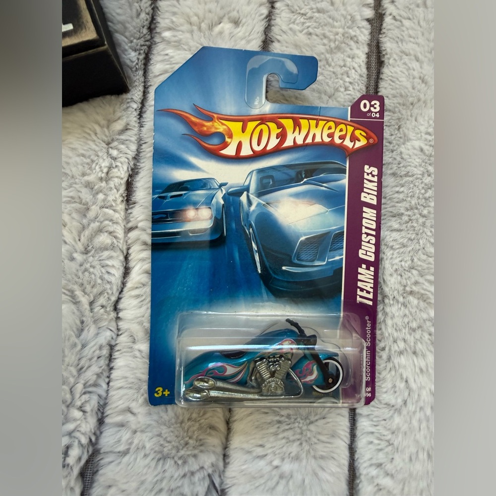 Hot Wheels Custom Bike Toy - Silver and Blue
